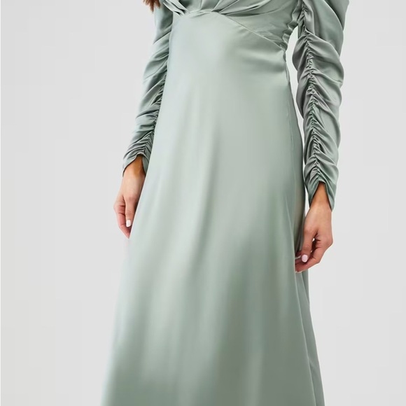 Line & Dot Sage Long Sleeve Dress - Picture 4 of 11